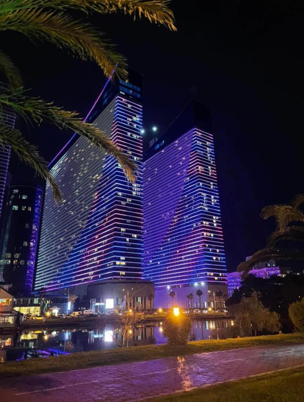 Downtown Centre In Batumi Aparthotel Orbi City In באטומי מראה חיצוני תמונה